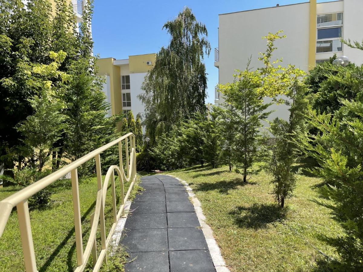 Fort Noks - Menada Apartments Светий Влас Екстер'єр фото