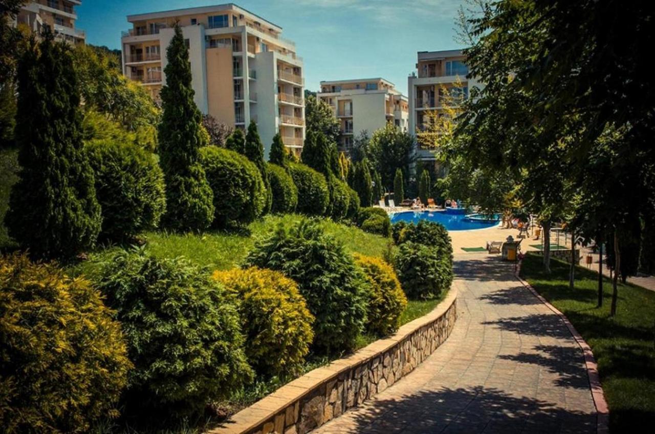 Fort Noks - Menada Apartments Светий Влас Екстер'єр фото