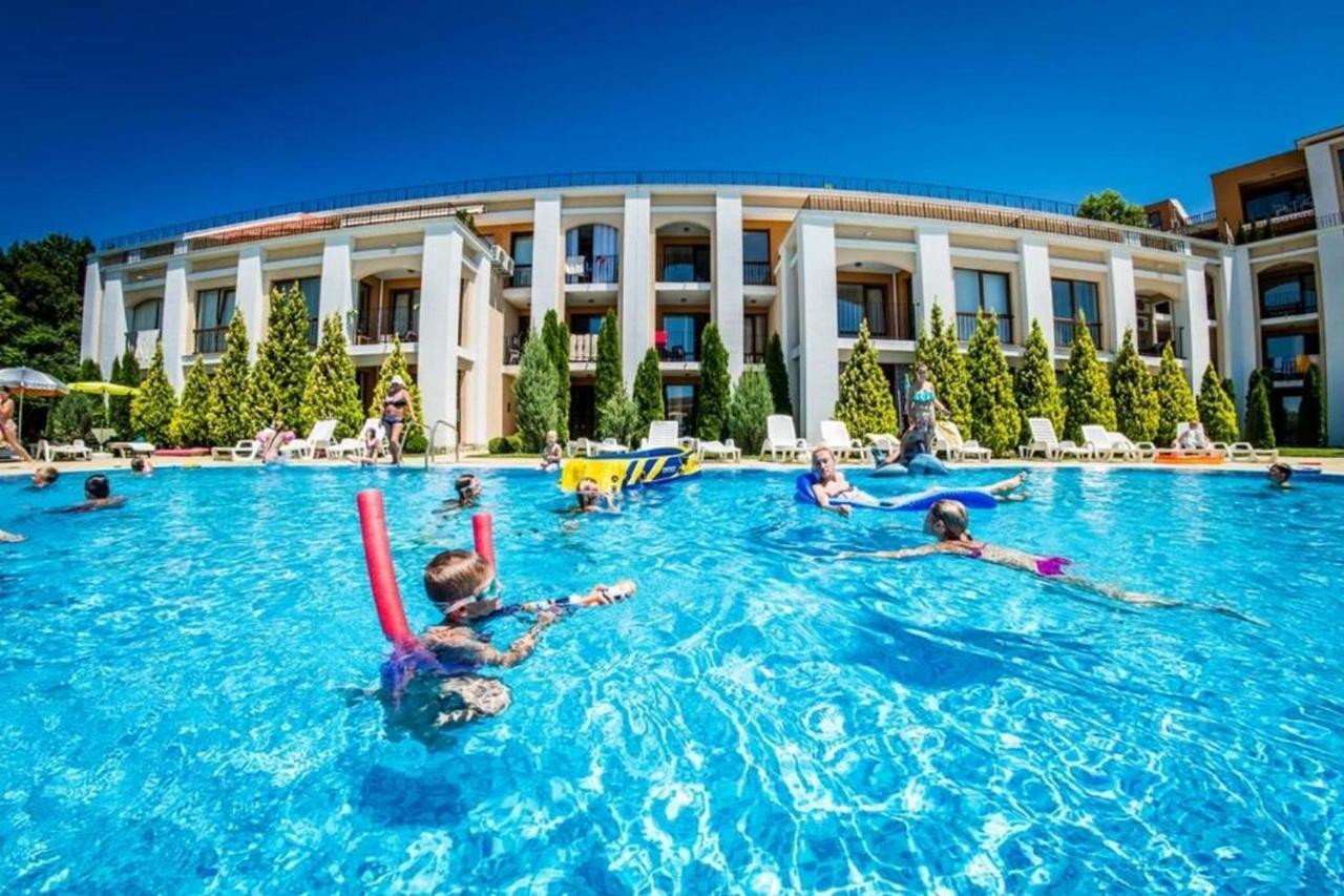 Fort Noks - Menada Apartments Светий Влас Екстер'єр фото