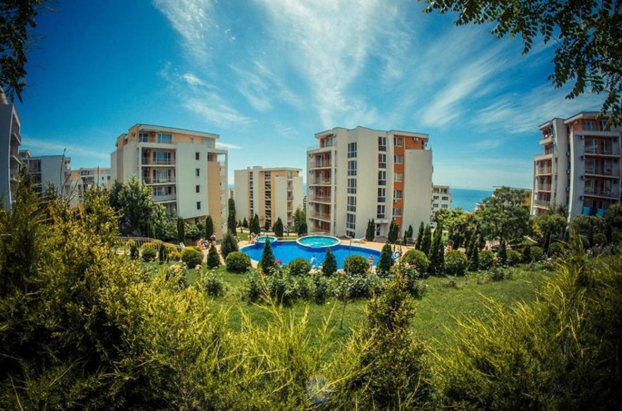 Fort Noks - Menada Apartments Светий Влас Екстер'єр фото
