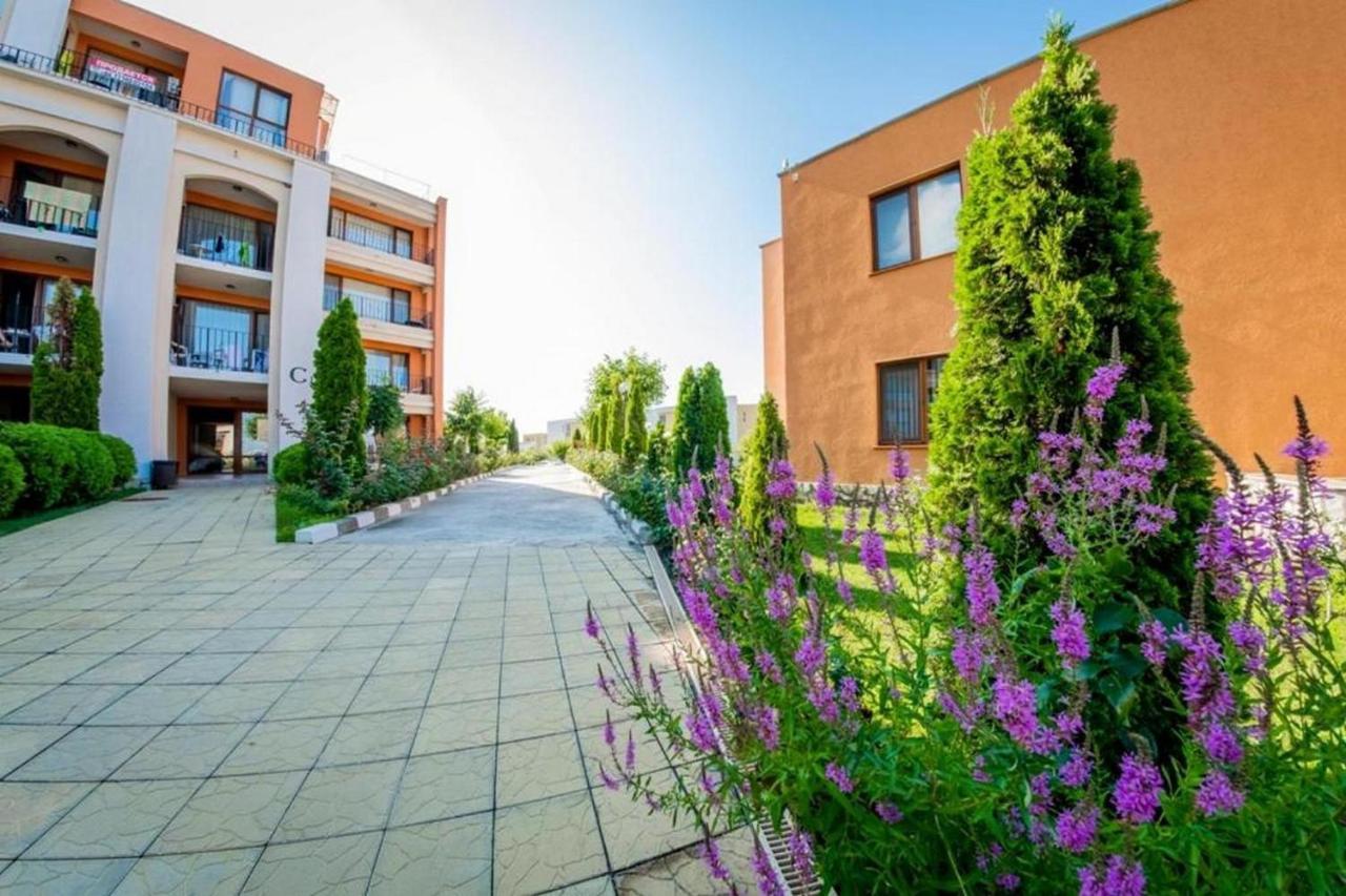 Fort Noks - Menada Apartments Светий Влас Екстер'єр фото
