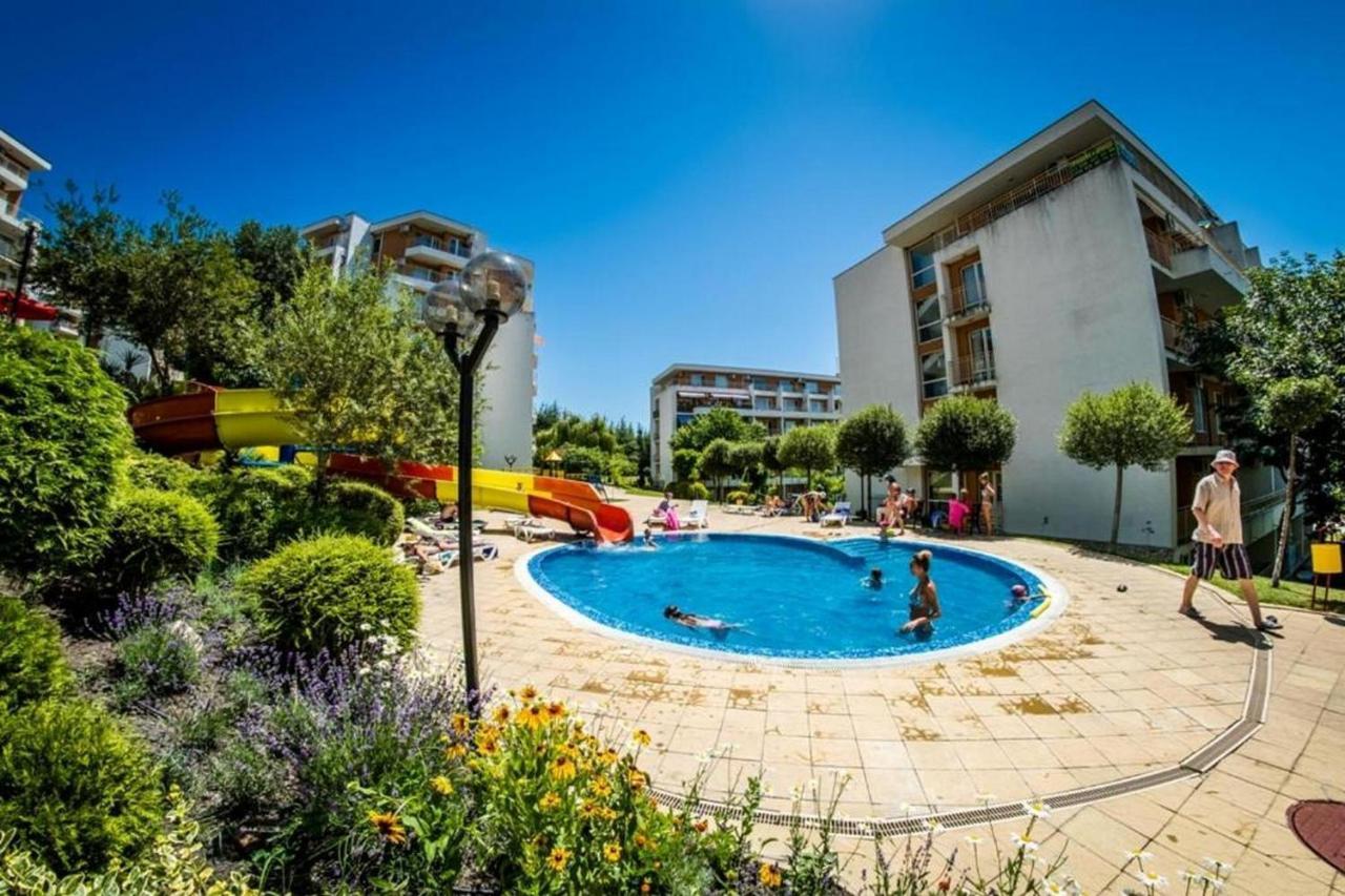 Fort Noks - Menada Apartments Светий Влас Екстер'єр фото