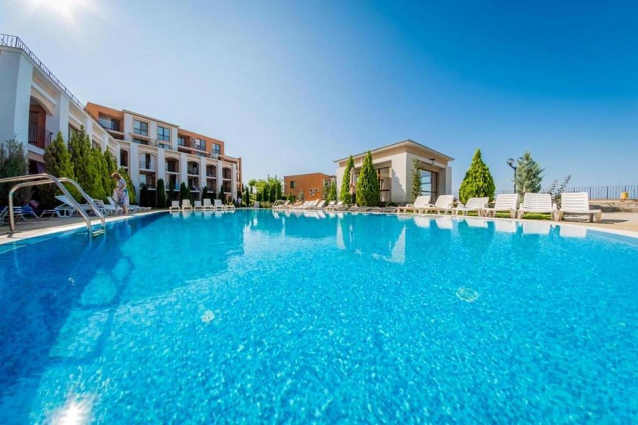 Fort Noks - Menada Apartments Светий Влас Екстер'єр фото