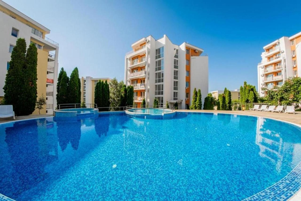 Fort Noks - Menada Apartments Светий Влас Екстер'єр фото