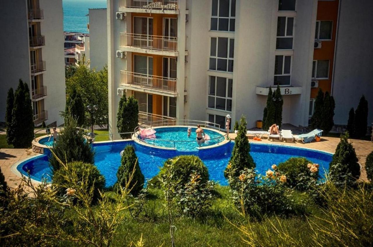 Fort Noks - Menada Apartments Светий Влас Екстер'єр фото