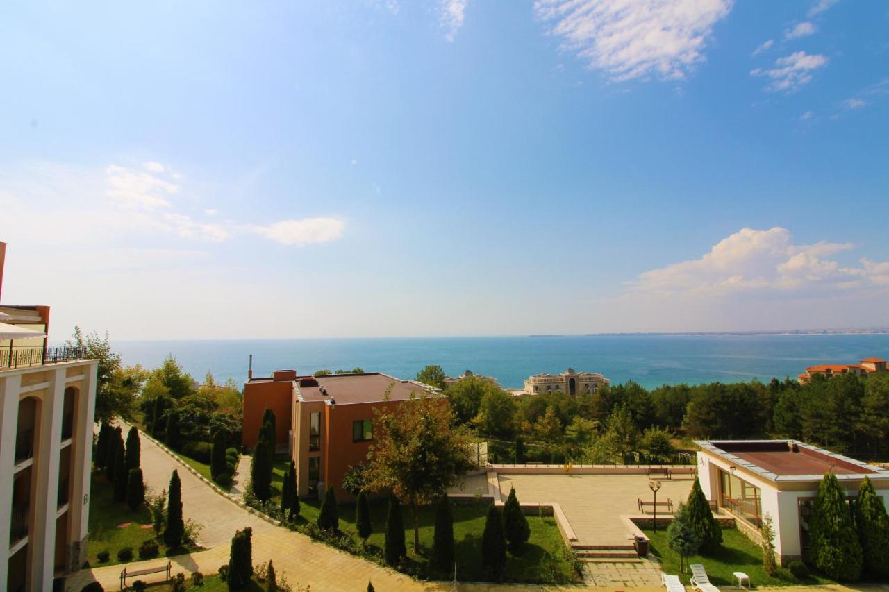 Fort Noks - Menada Apartments Светий Влас Екстер'єр фото