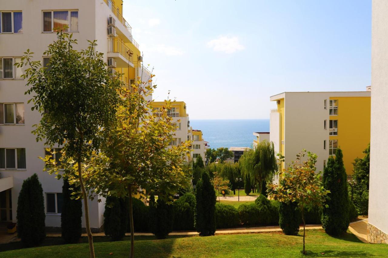 Fort Noks - Menada Apartments Светий Влас Екстер'єр фото