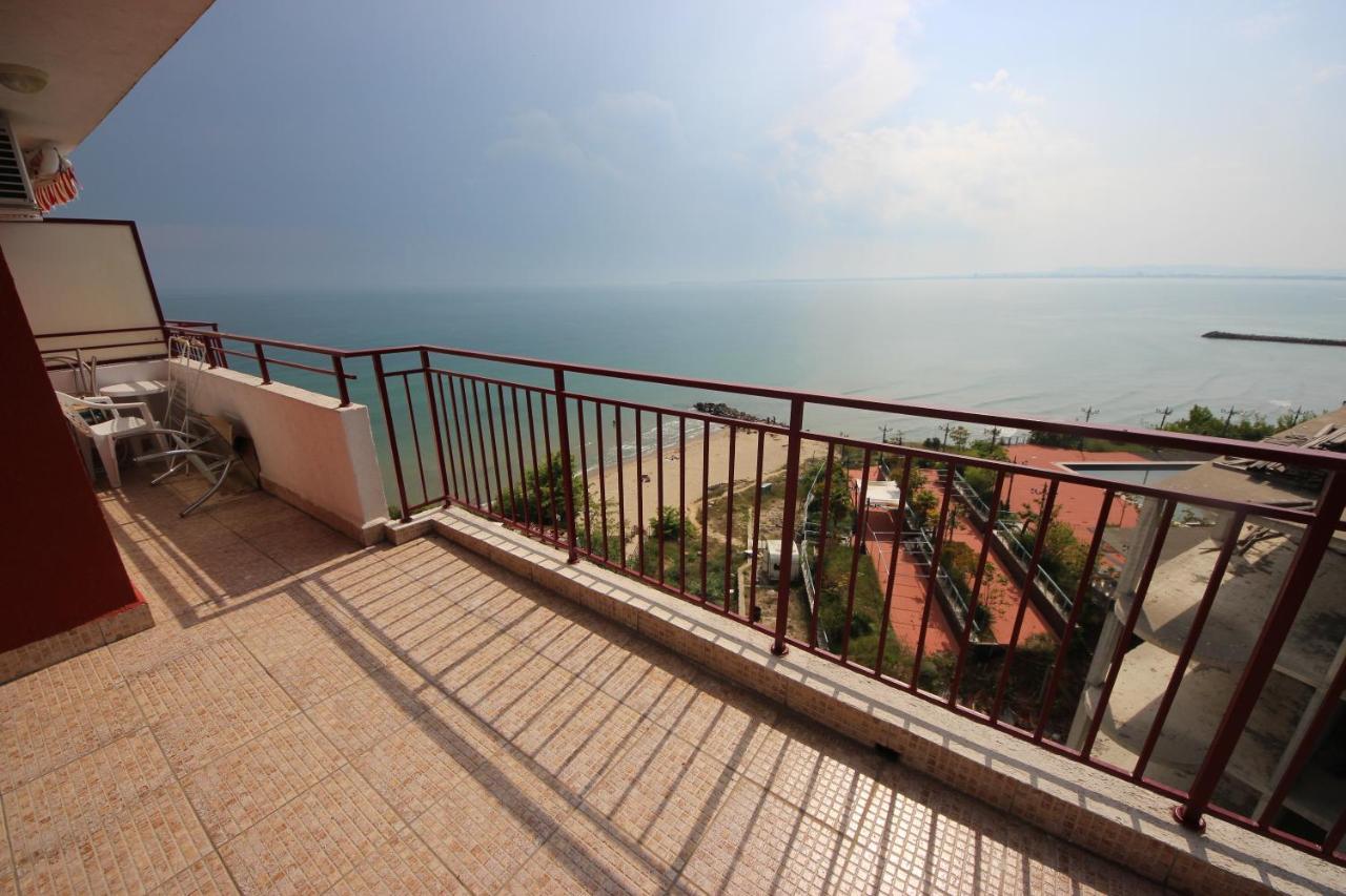 Fort Noks - Menada Apartments Светий Влас Екстер'єр фото