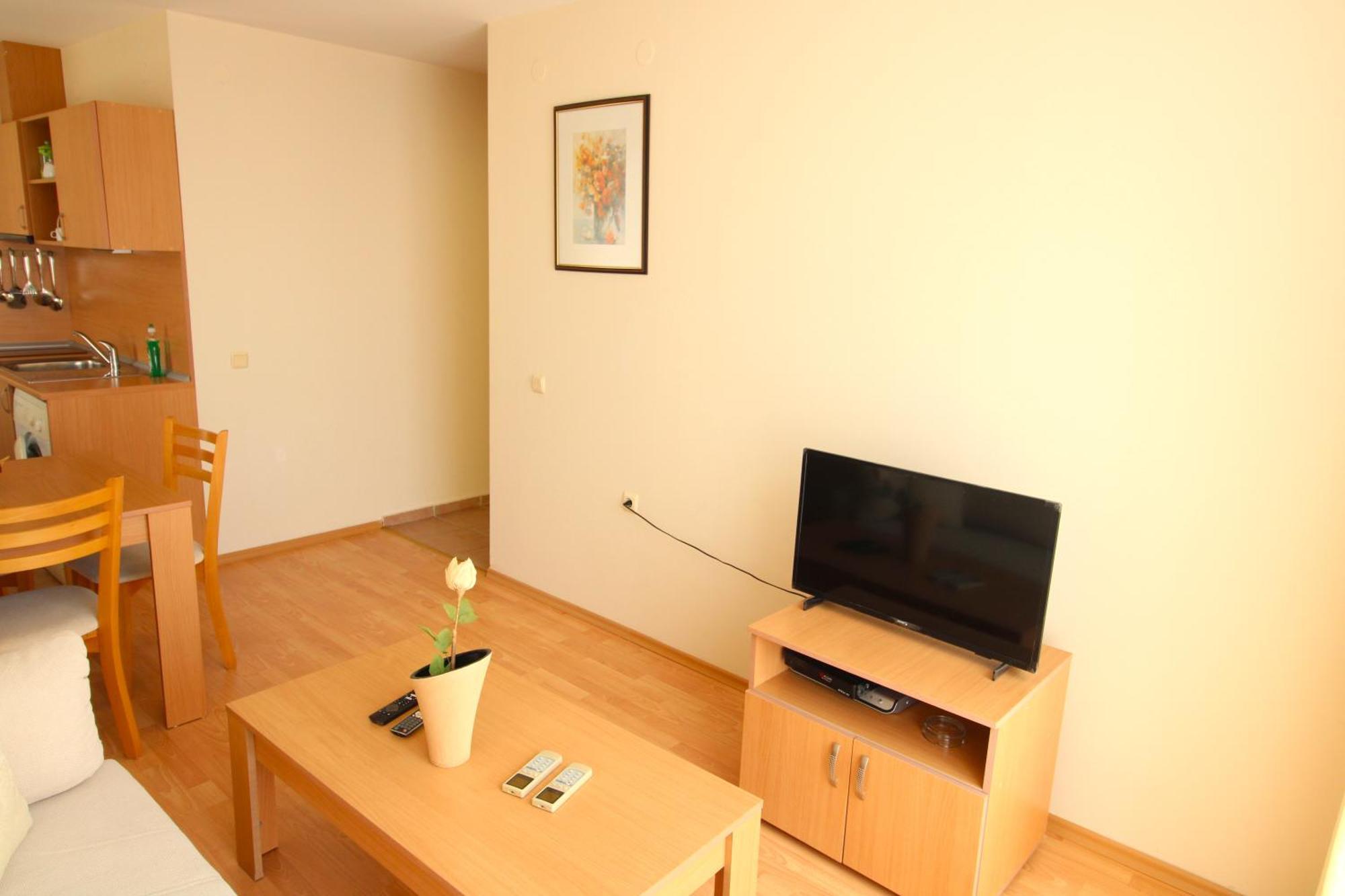 Fort Noks - Menada Apartments Светий Влас Екстер'єр фото