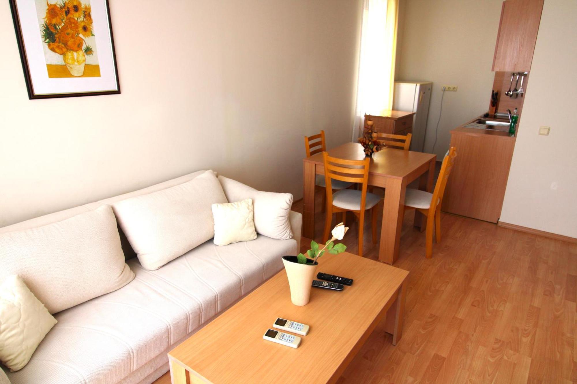 Fort Noks - Menada Apartments Светий Влас Екстер'єр фото
